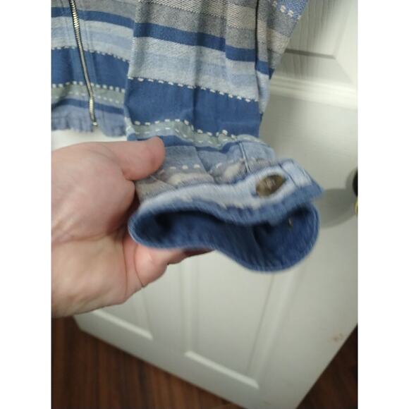Cabin Creek Woman L Shacket Lightweight Denim Look Striped Button Sleeve - Picture 6 of 9